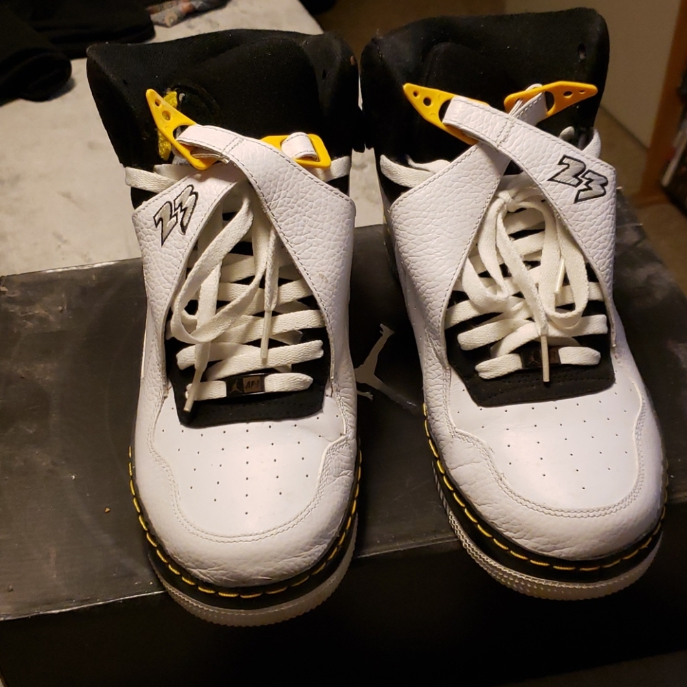 Jumpman 23